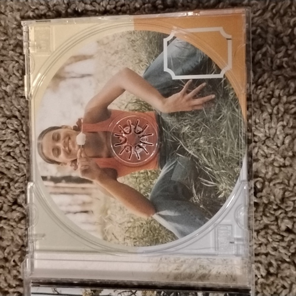 Nelly Furtado 'Whoa, Nelly!' CD - Picture 5 of 6